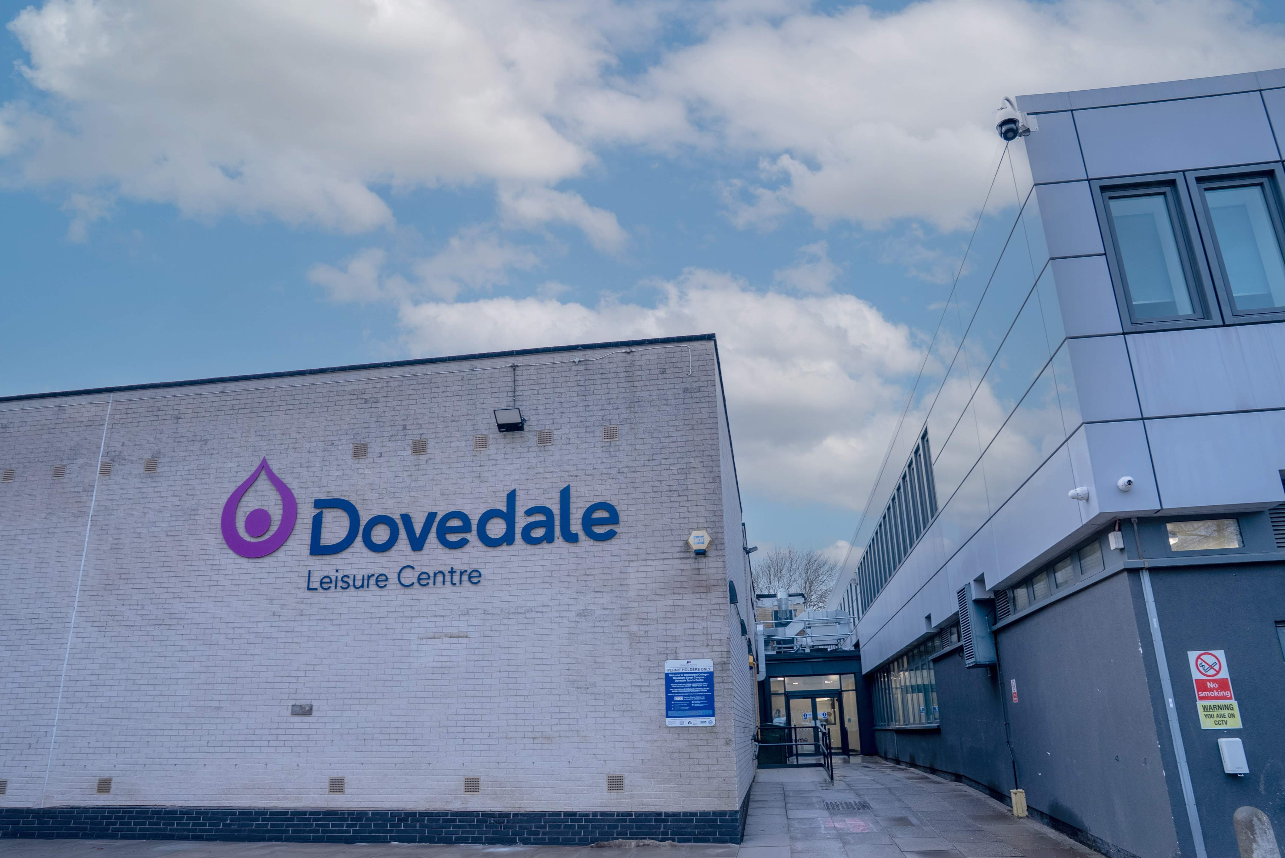 Main entrance to Dovedale Leisure Centre