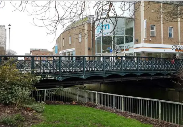 New London Road cast iron bridge over River Can, built in 1840